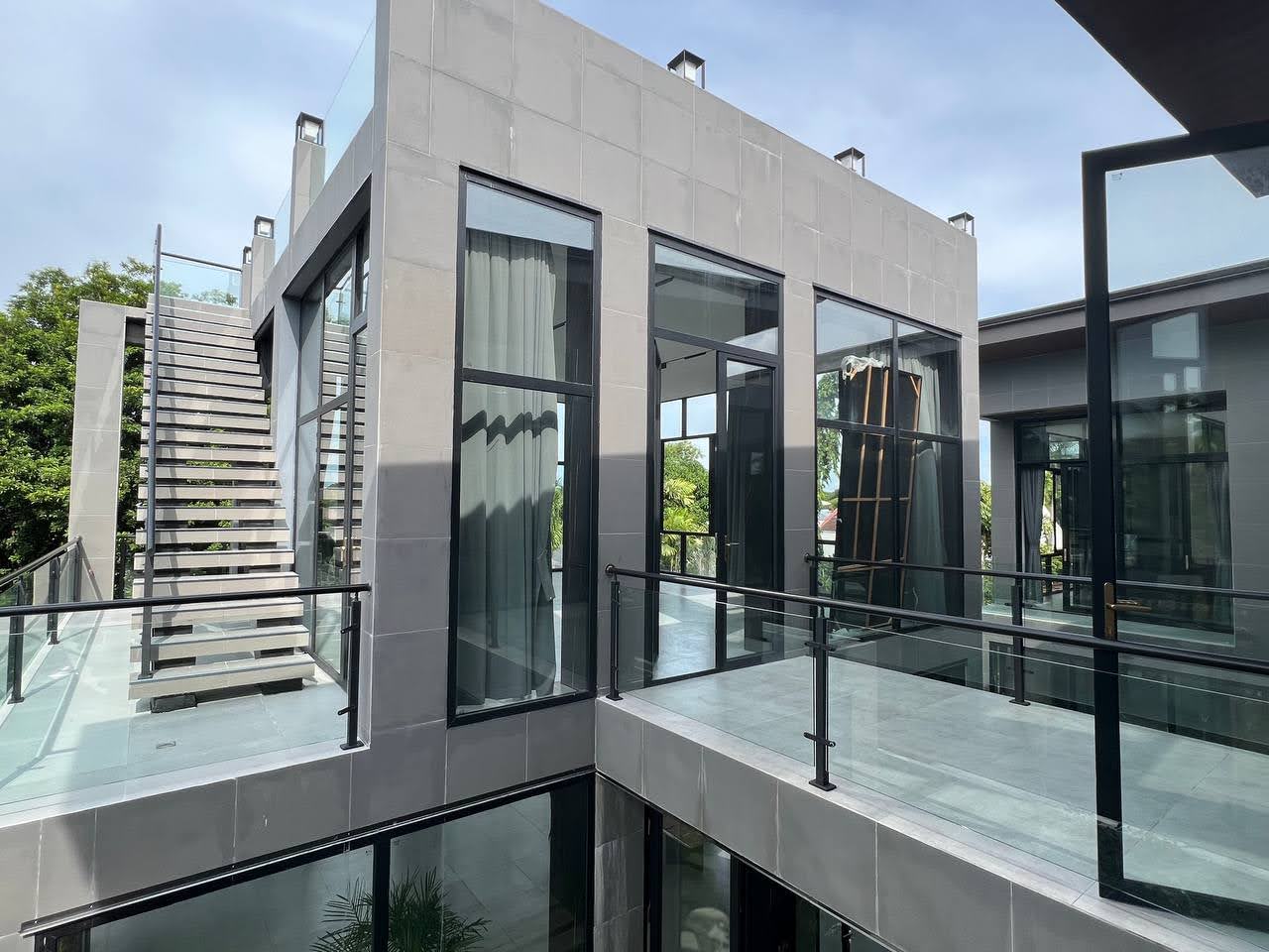 Exterior detail of the facade and outdoor stair