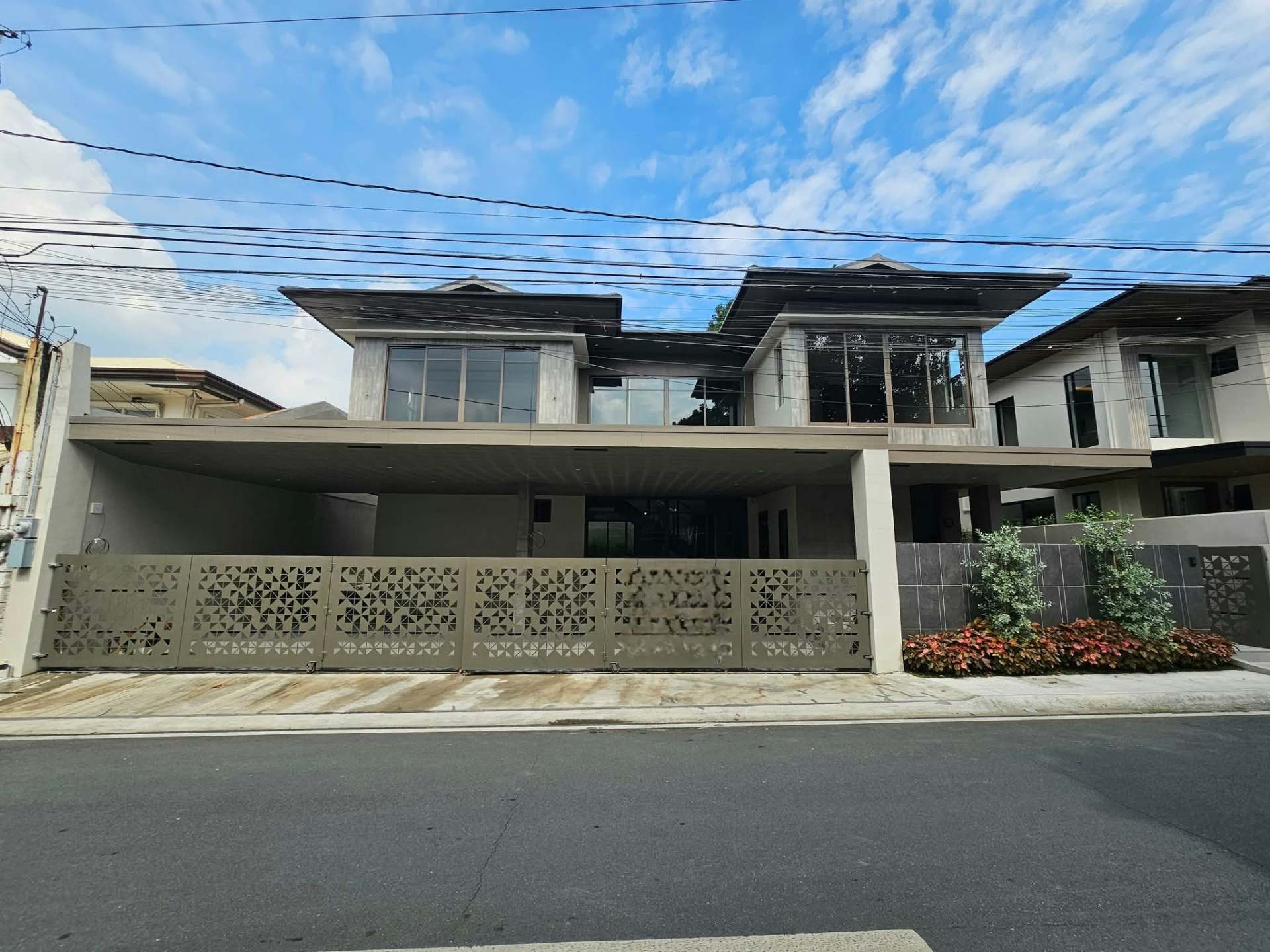 The BF Homes Inner Circle Residence — modern 2-storey facade, Parañaque