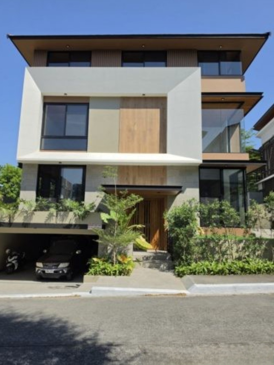 The McKinley Hill Brand New Residence — brand new modern facade in McKinley Hill Village, Taguig